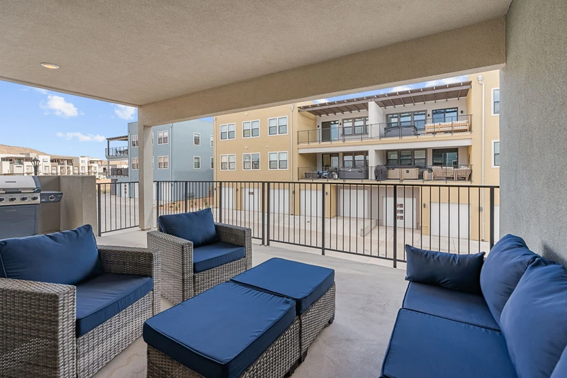Patio/ Deck