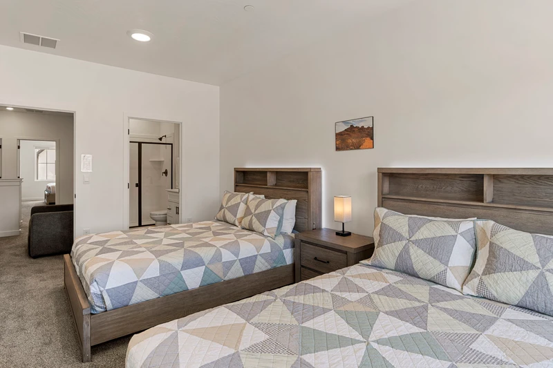 2 Queen Beds