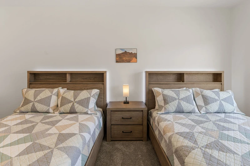 2 Queen Beds