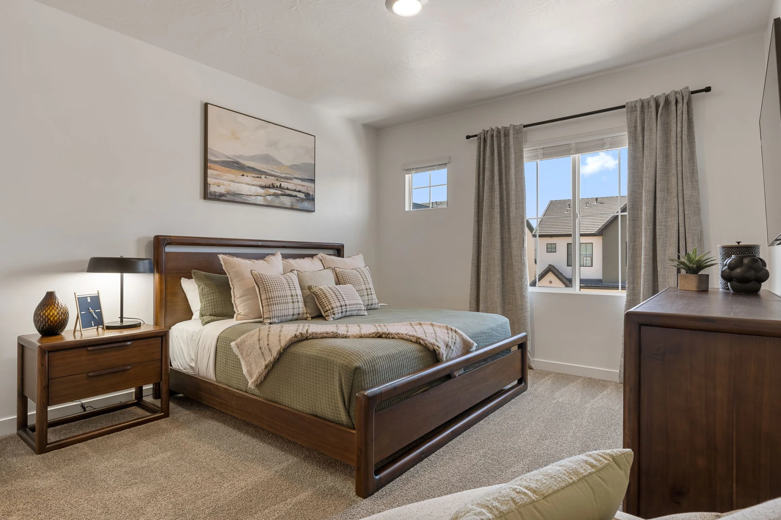 King Bedroom #1