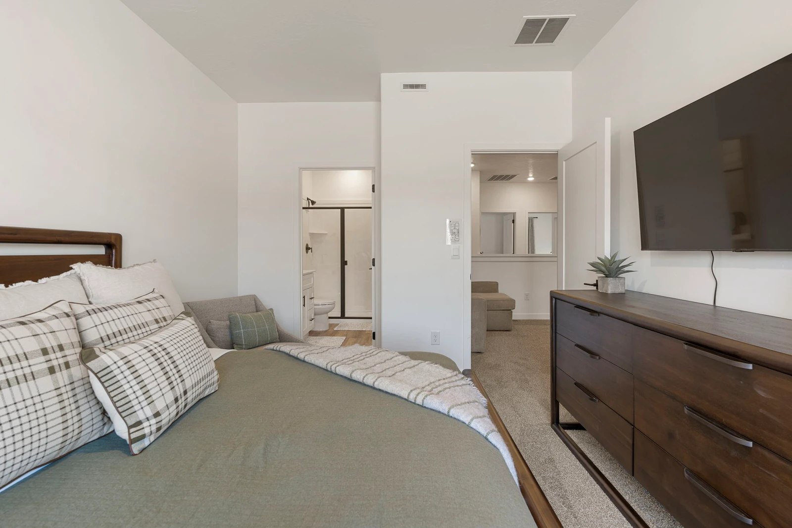 King Bedroom #3