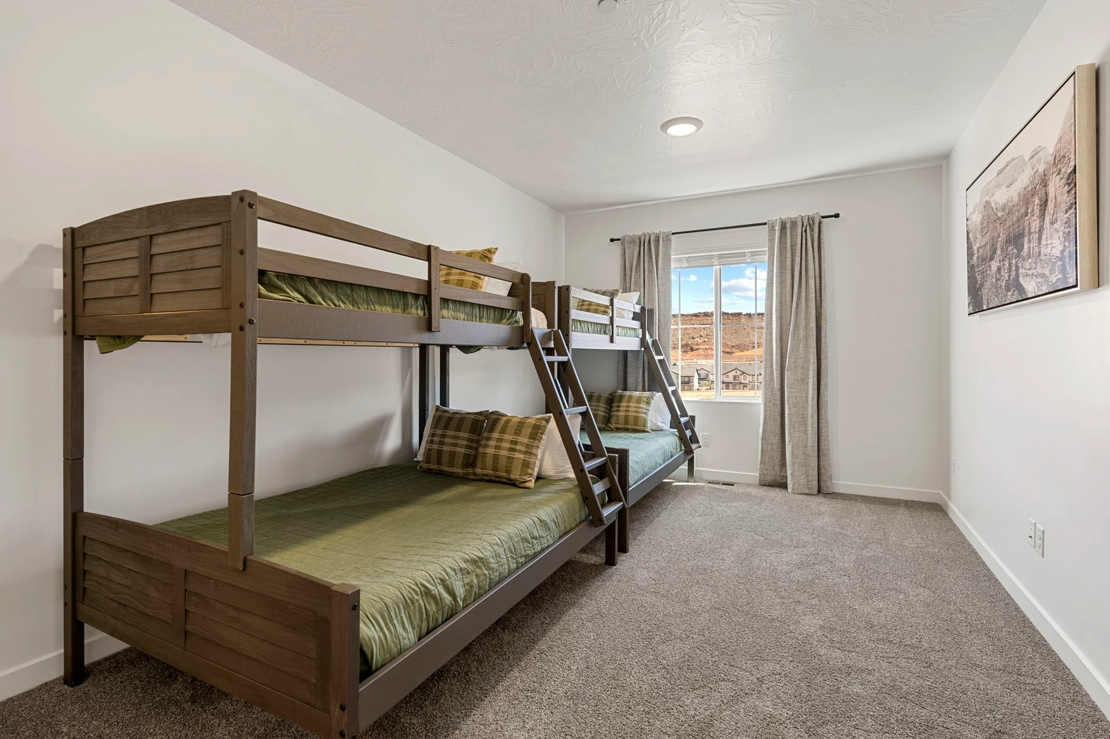 2 Twin/Double Bunks