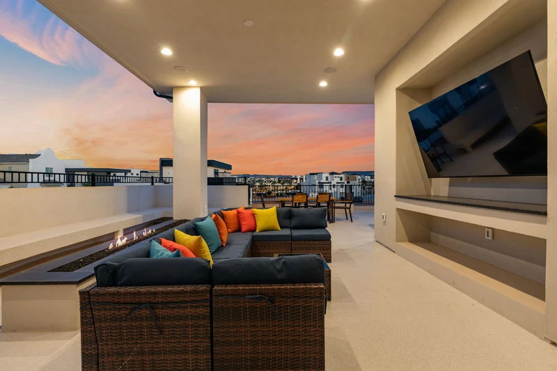 Upstairs Deck