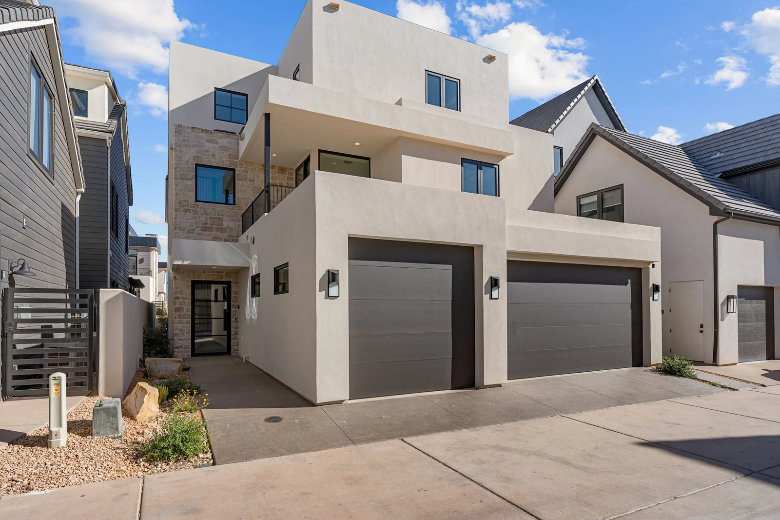 Exterior Garage