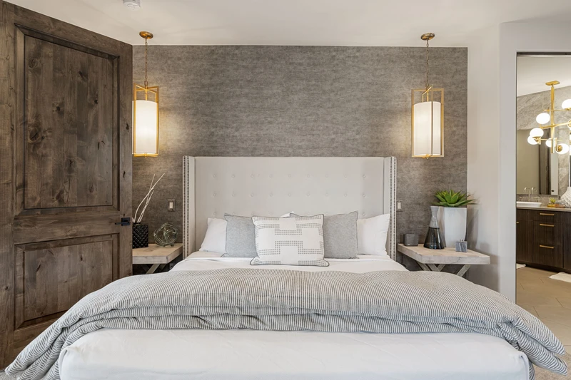 King Master Suite Casita + Kitchenette