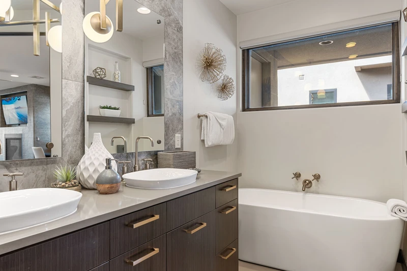 King Master Suite Casita Bathroom