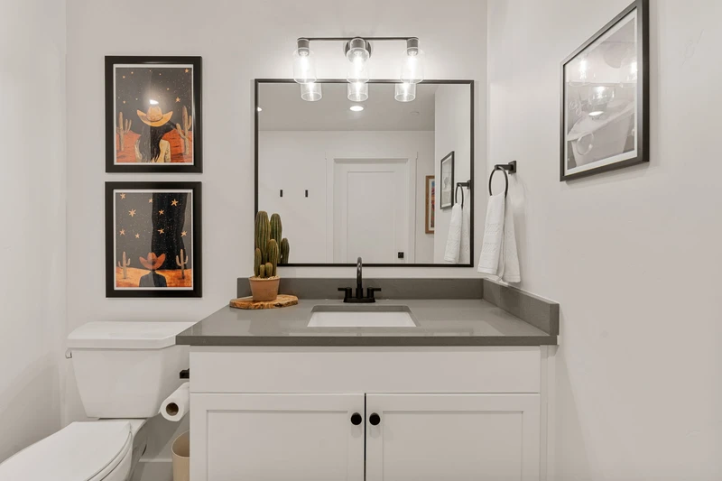 Full Bathroom