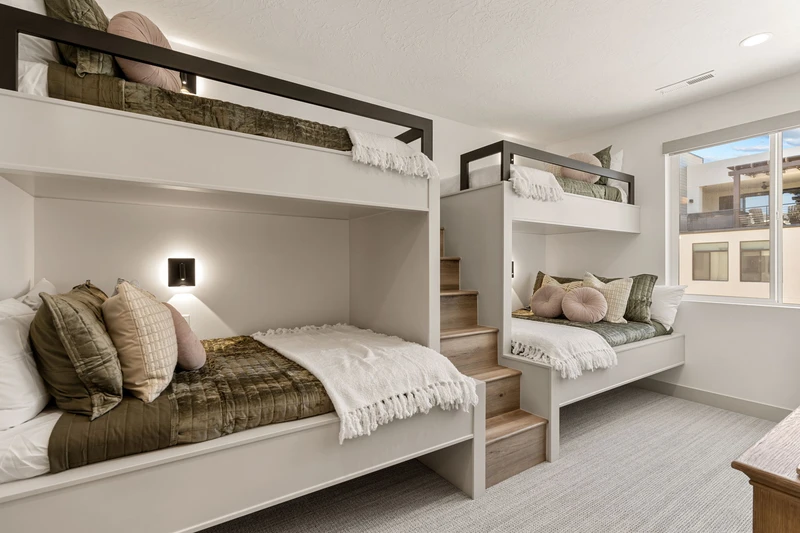 2 Twin/Double Bunks