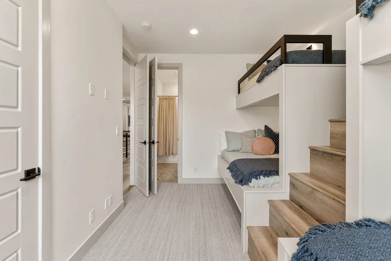 2 Twin/Double Bunks