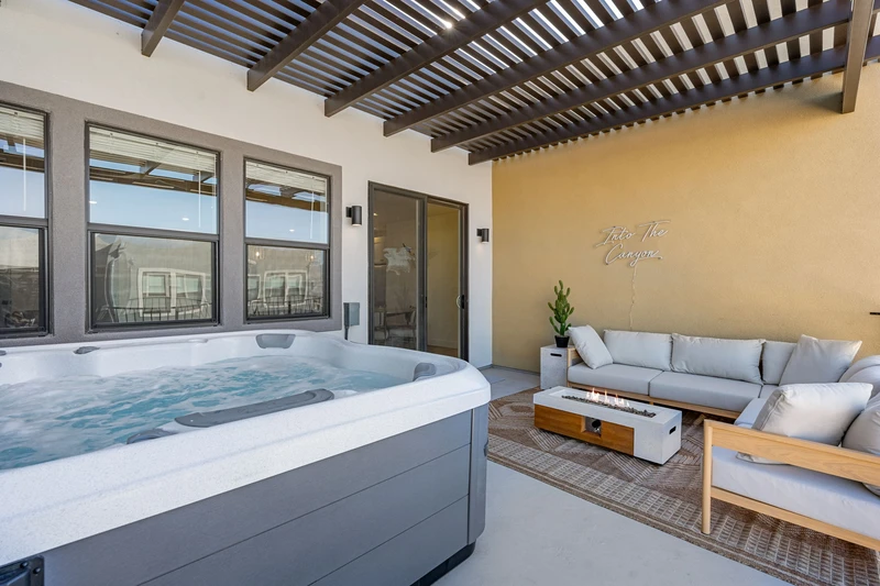Private Hot Tub + Fire Table