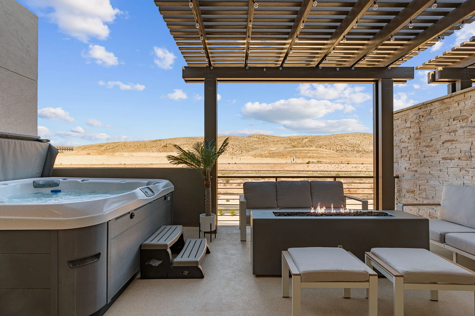Private Hot Tub + Fire Table
