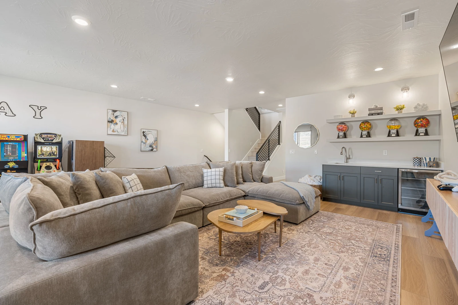 2nd Floor Family Room