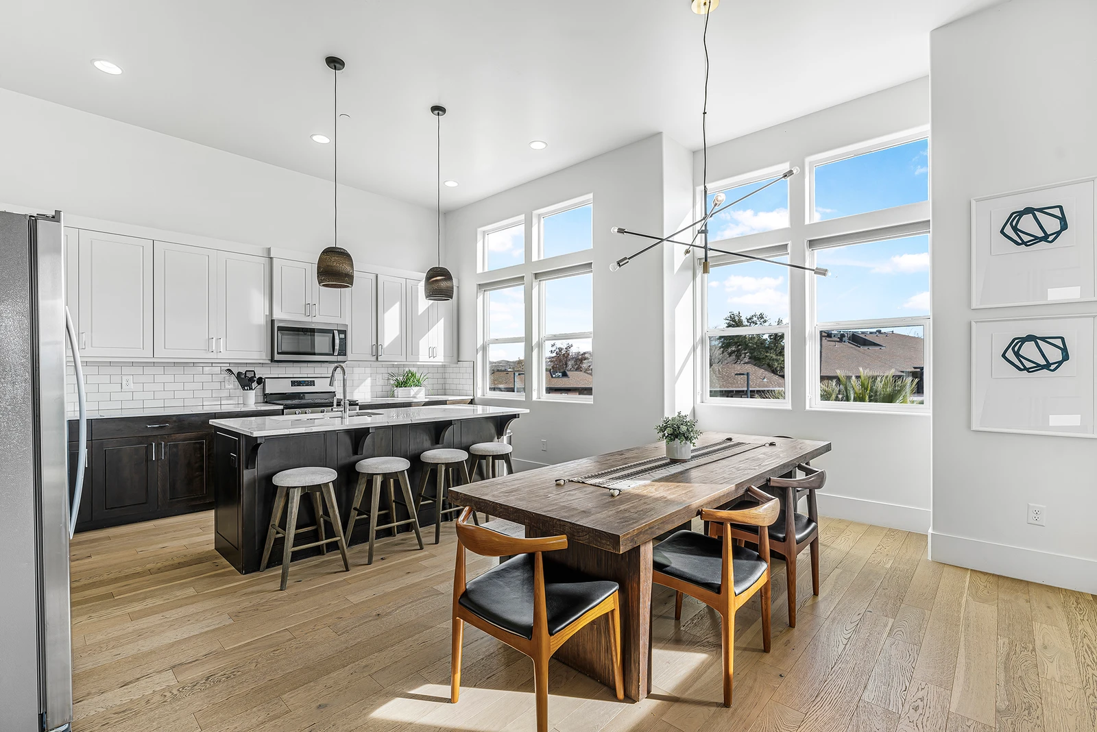Dining and Fully Equipped Kitchen #8