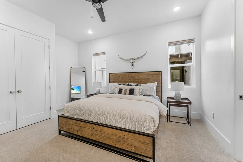 King Bedroom #7
