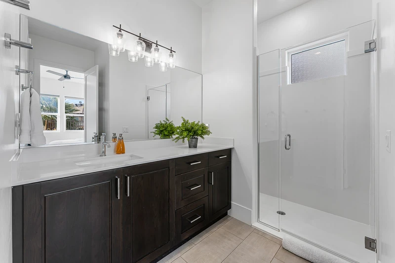 Full Bathroom #7