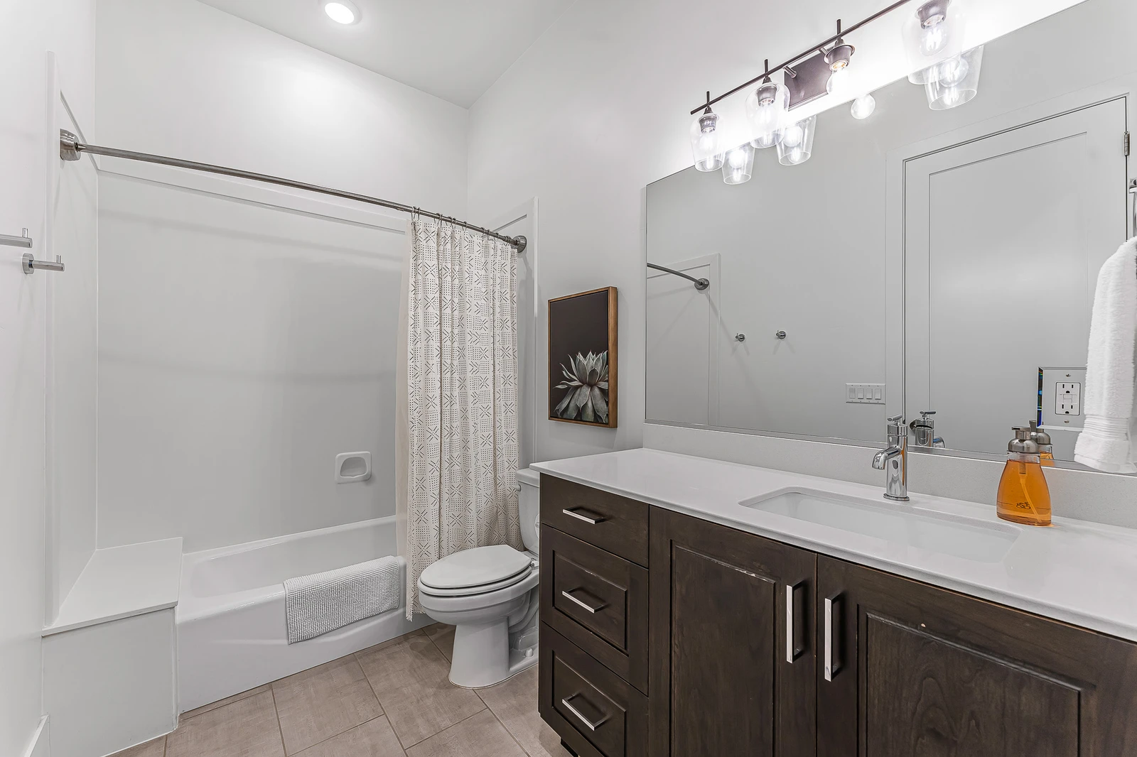 Full Bathroom #7