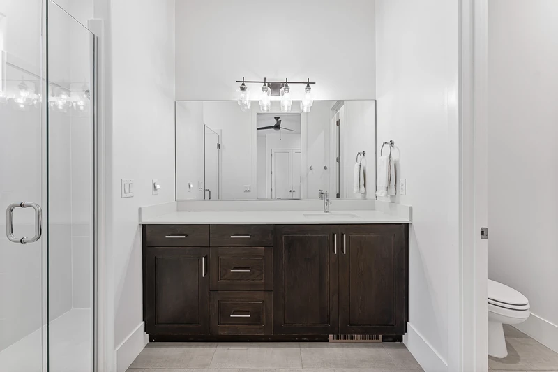 Full Bathroom #7