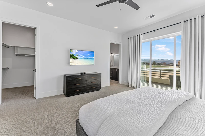 King Bedroom #8