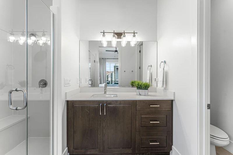 Full Bathroom #8