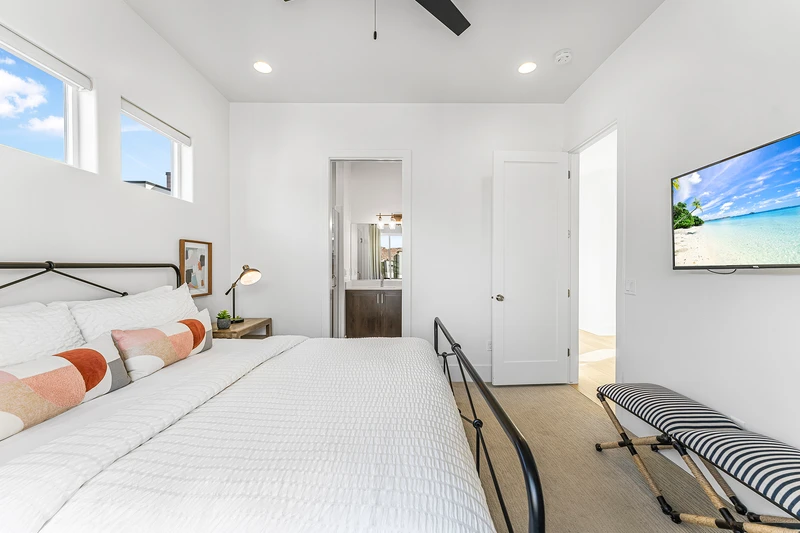 King Bedroom #8