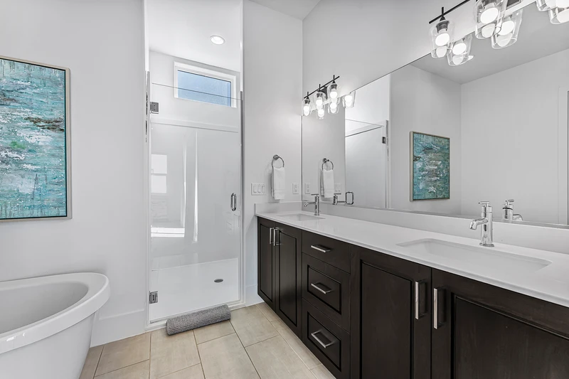 Full Bathroom #8