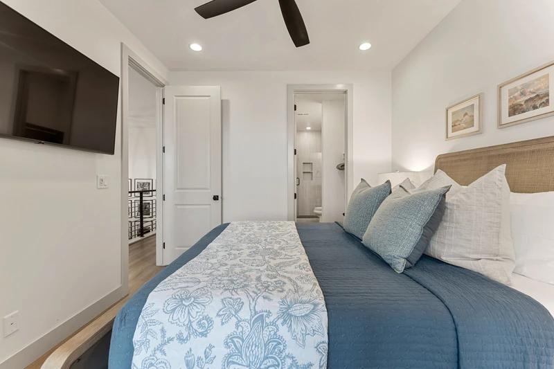 Queen Bedroom