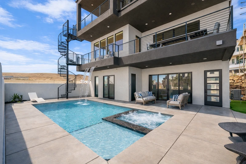 Private Pool, 2 Hot Tubs, Waterfall Feature