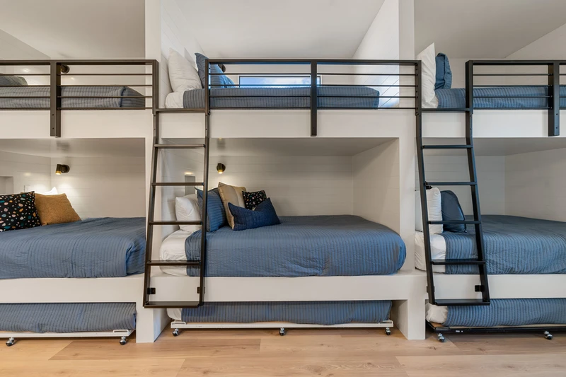 3 Double/Queen Bunks + 3 Twin Trundles/Attached Bath