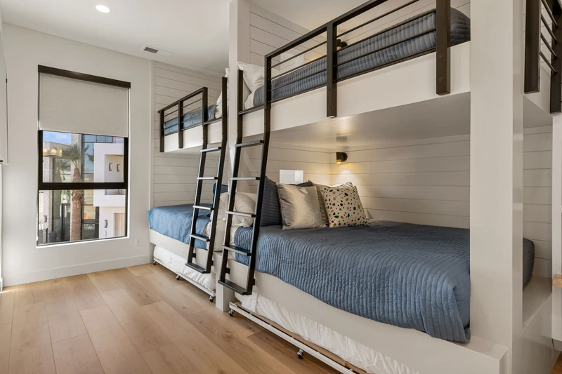 2 Double/Queen Bunks + 2 Twin Trundle Beds
