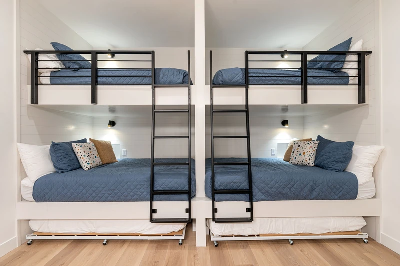 2 Double/Queen Bunks + 2 Twin Trundle Beds