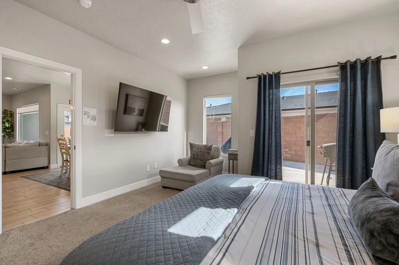 Master Bedroom (First Floor)