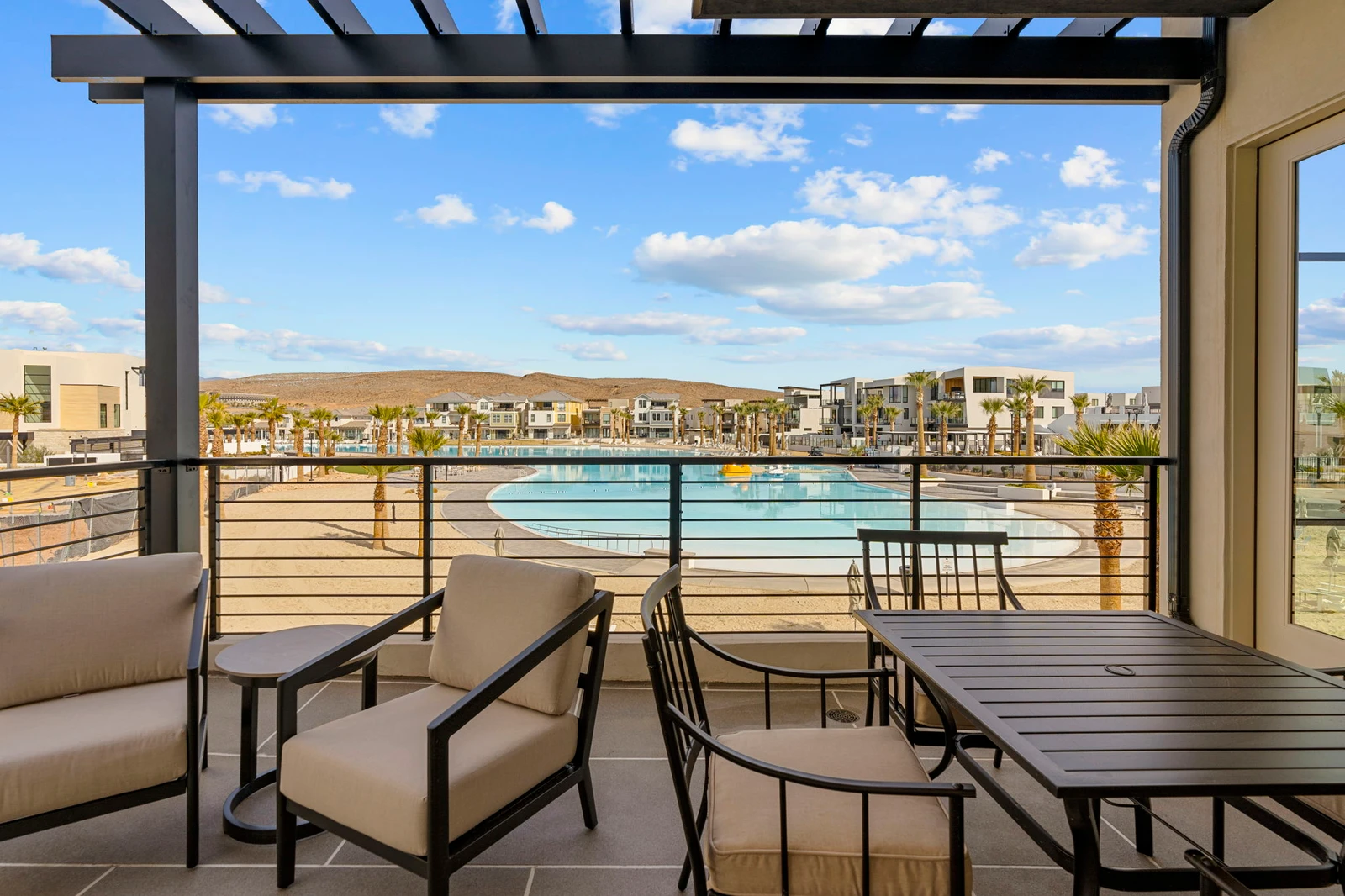 Unit B - Outdoor Seating