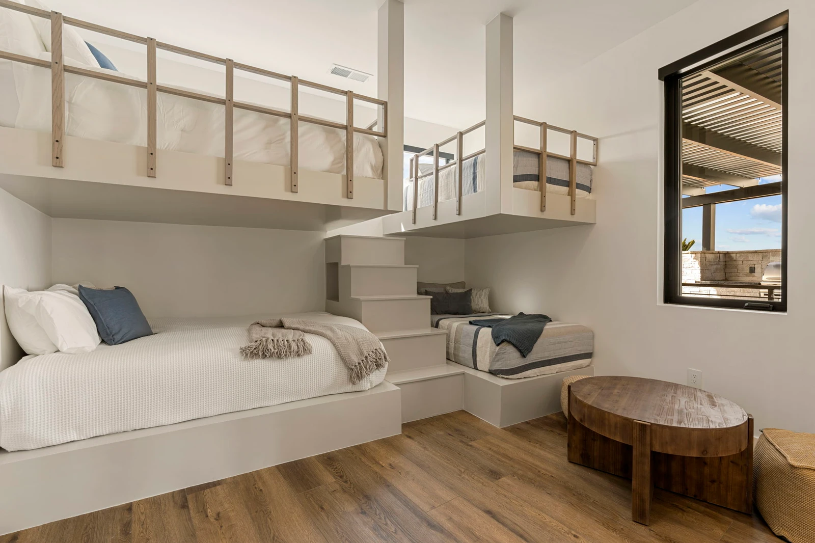 Unit B - Queen/Queen + Twin/Twin Bunks