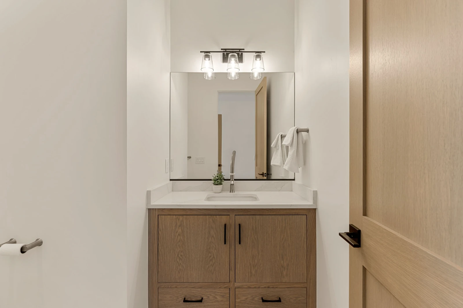 Unit B - Bathroom