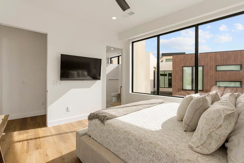 Unit A - King Bedroom
