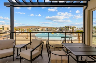 Unit B - Outdoor Seating