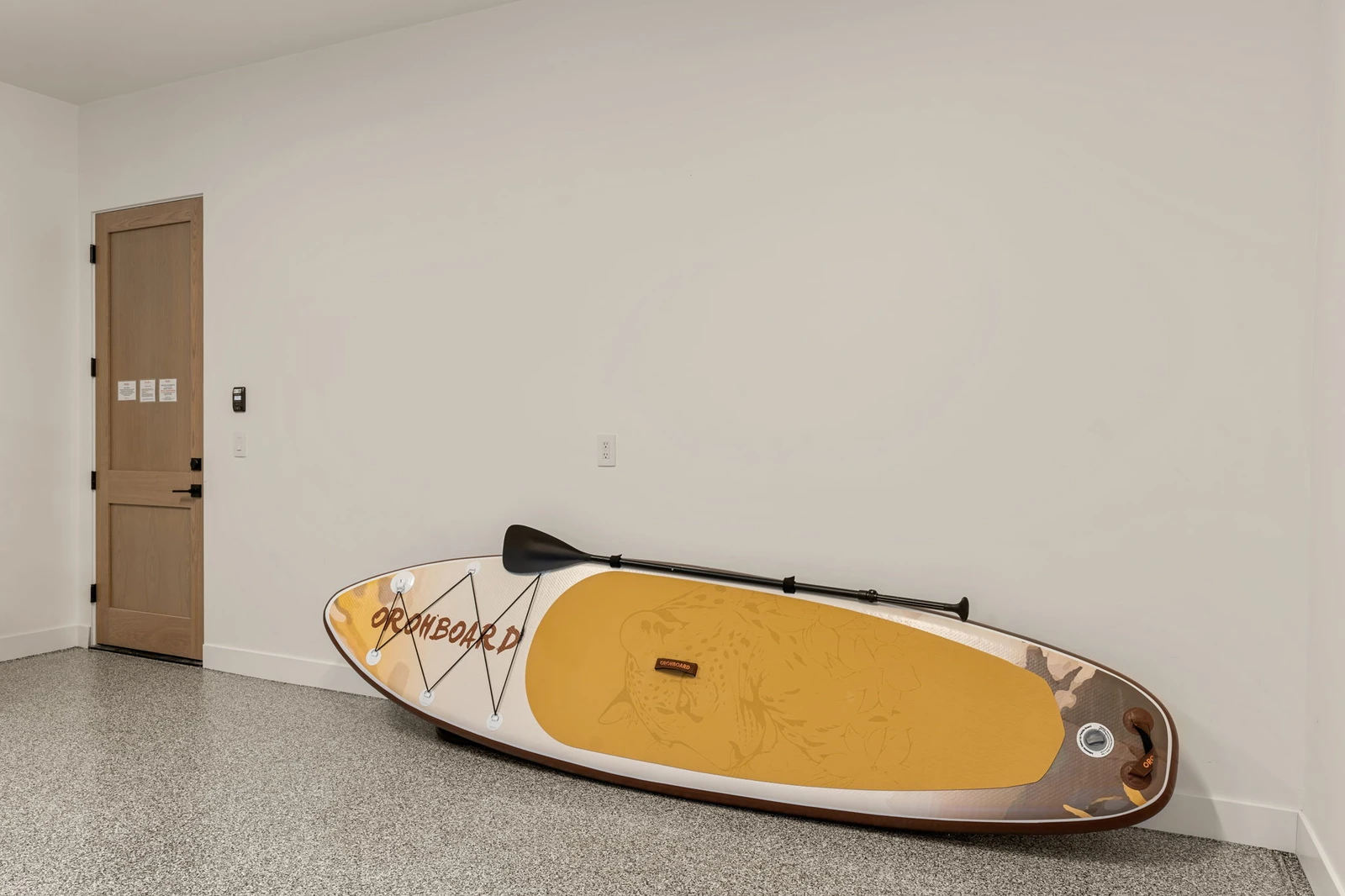 Unit B - Garage Amenities