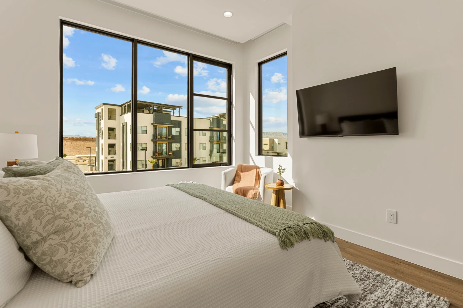 Unit B - King Bedroom