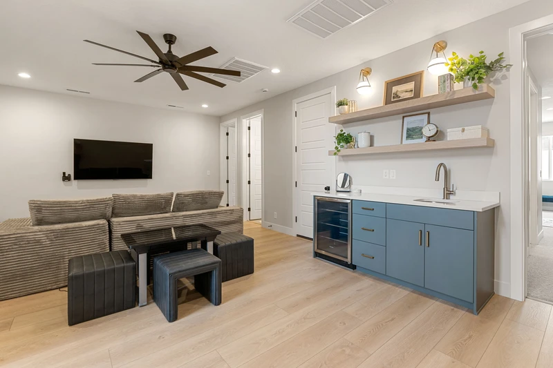 Family Room (Electric Game Table)