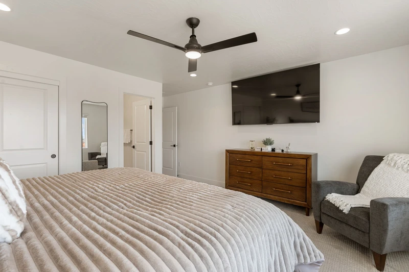 King Bedroom