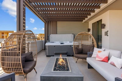Private Hot Tub + Fire Table
