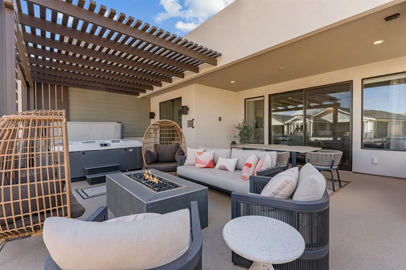 Private Hot Tub + Fire Table