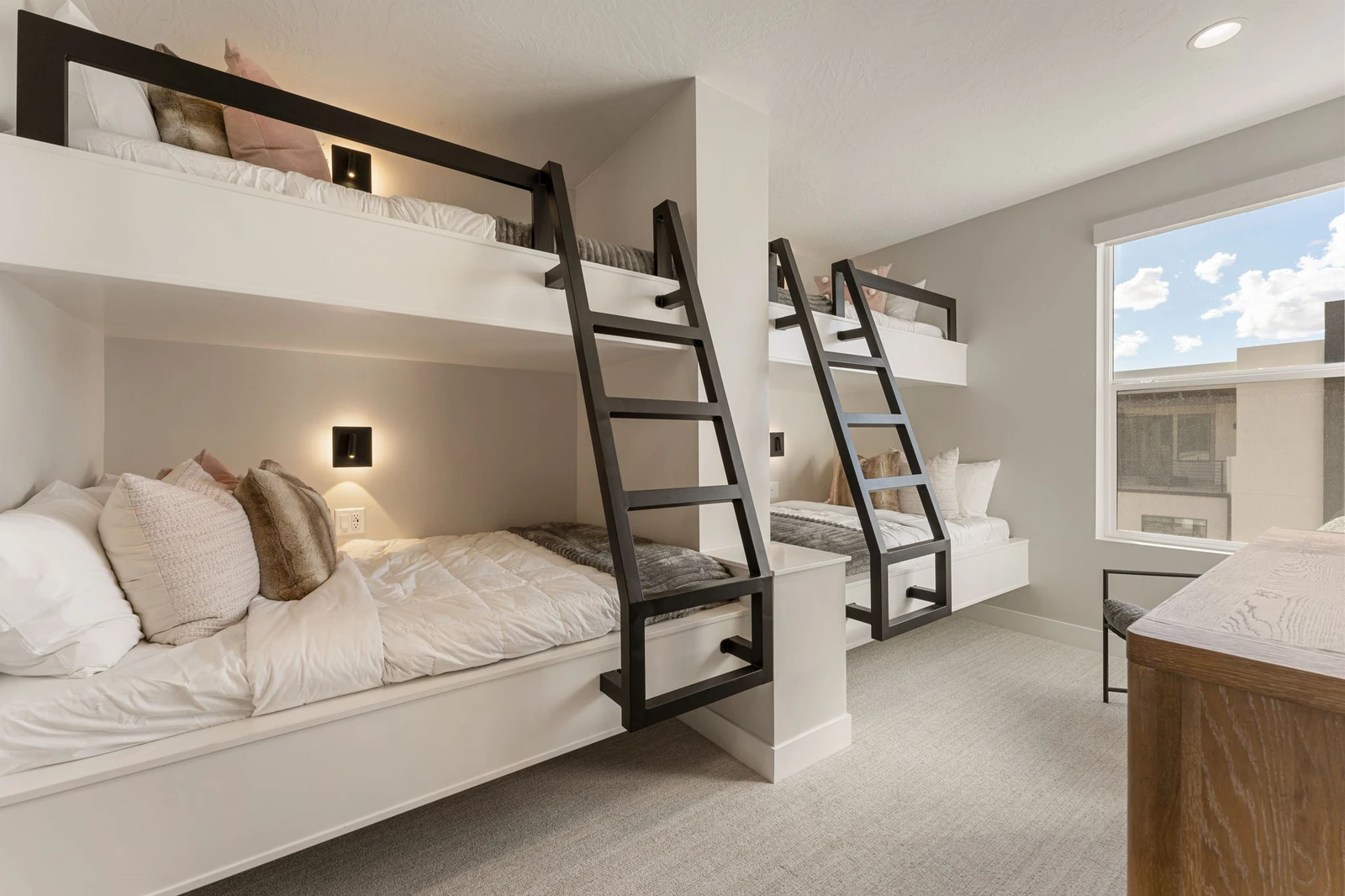 2 Twin/Double Bunks