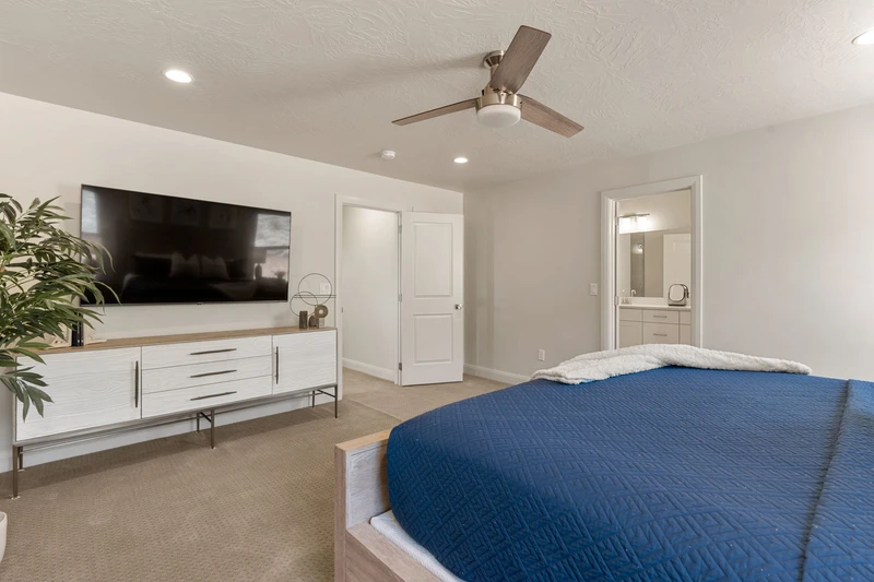 King Bedroom
