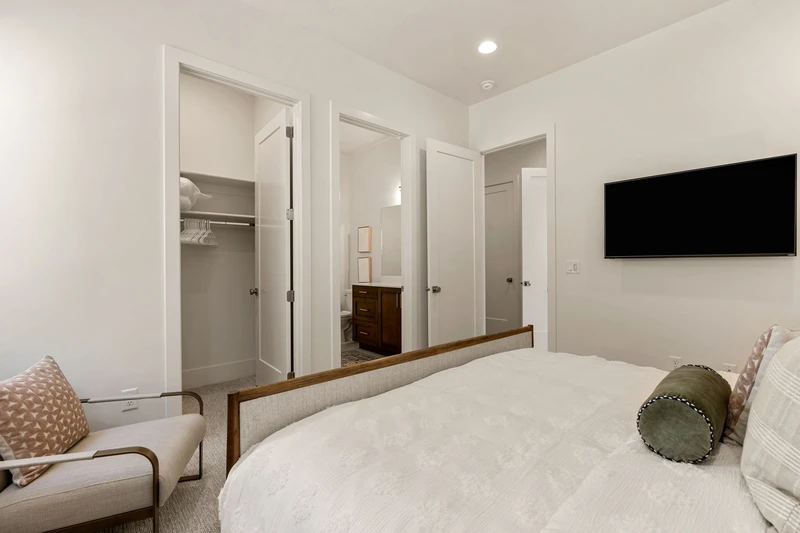 King Bedroom