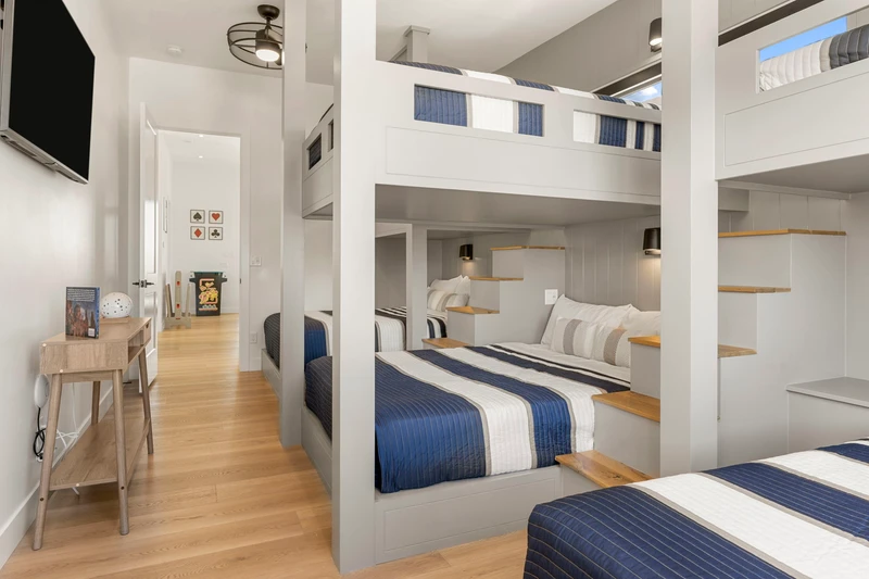 2 Twin/Double + Double/Double Beds