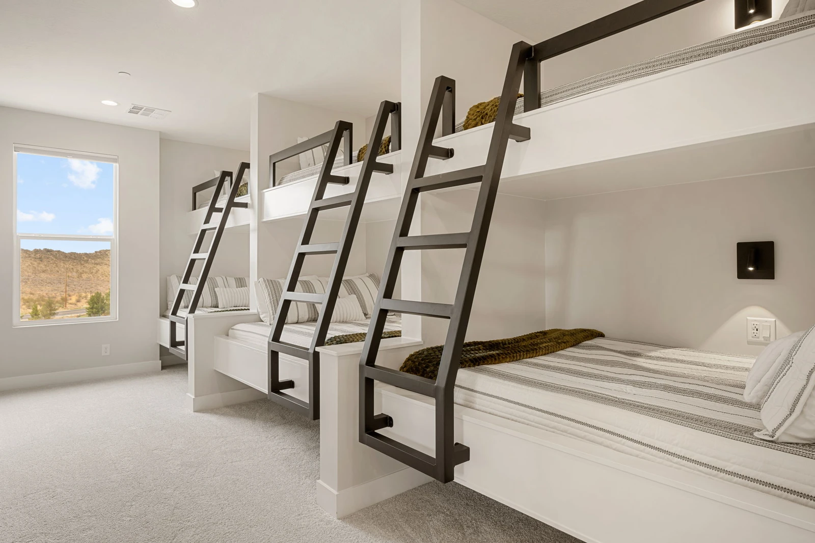 3 Twin/Double Bunks