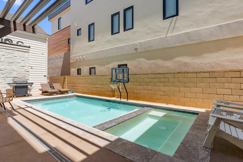 Private Pool