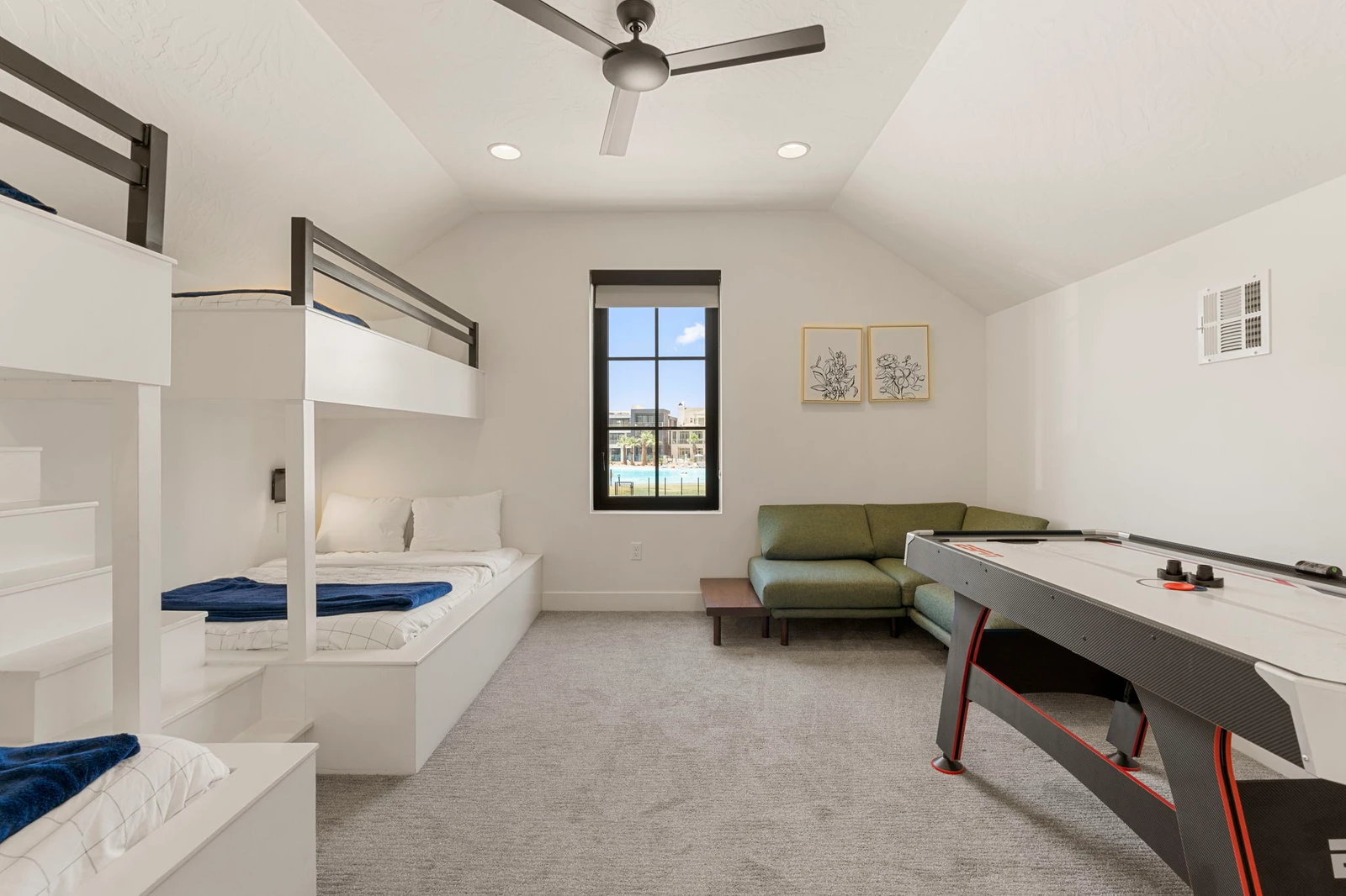 2 Twin/Double Bunks