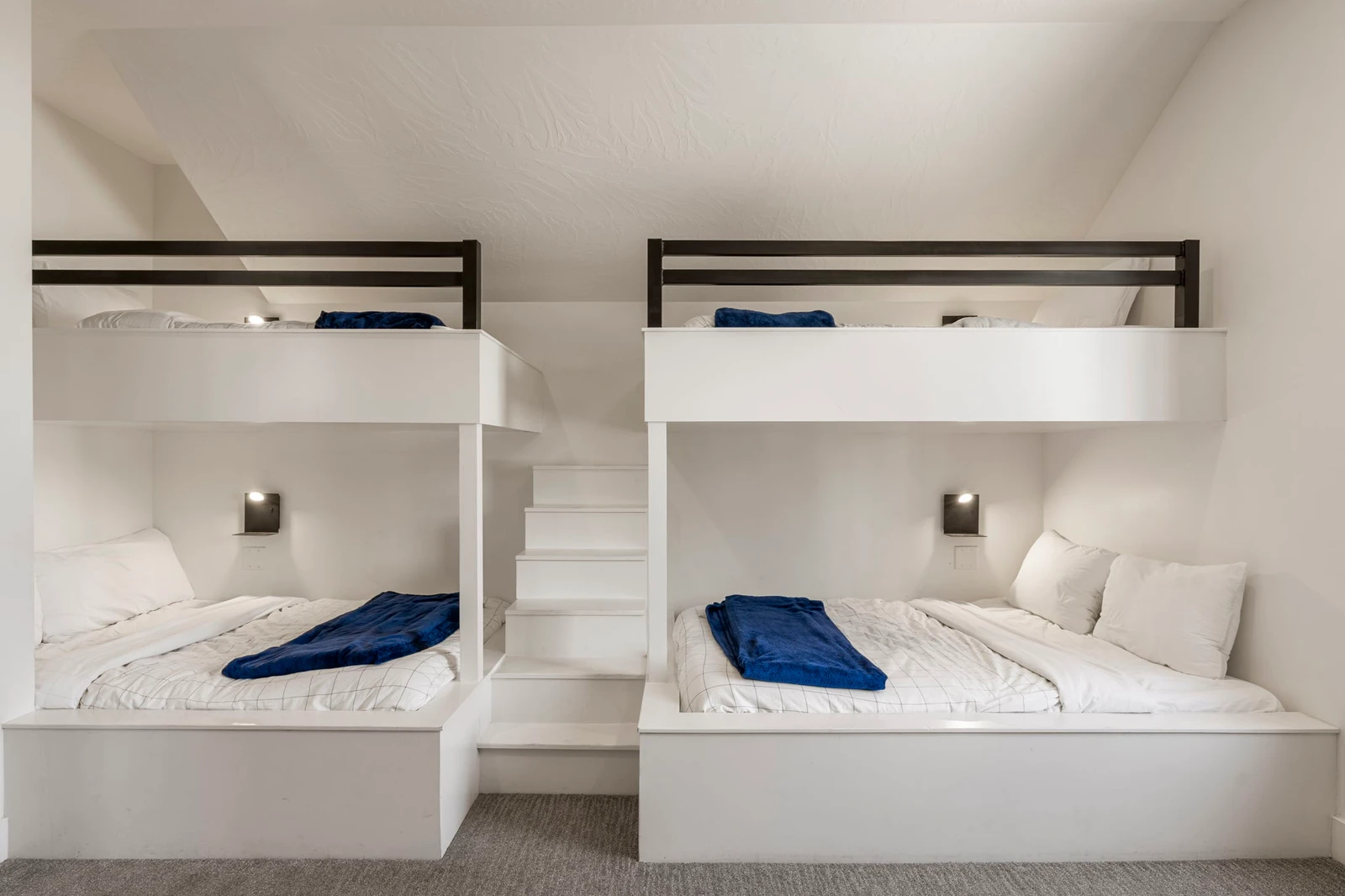 2 Twin/Double Bunks